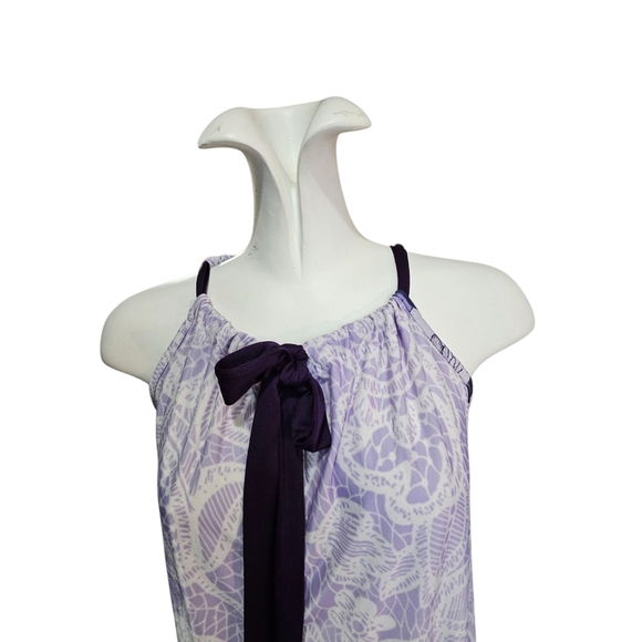 Pretty Tunic Length Top With Adjustable Neck Thst Ties In A Bow. - Picture 3 of 6